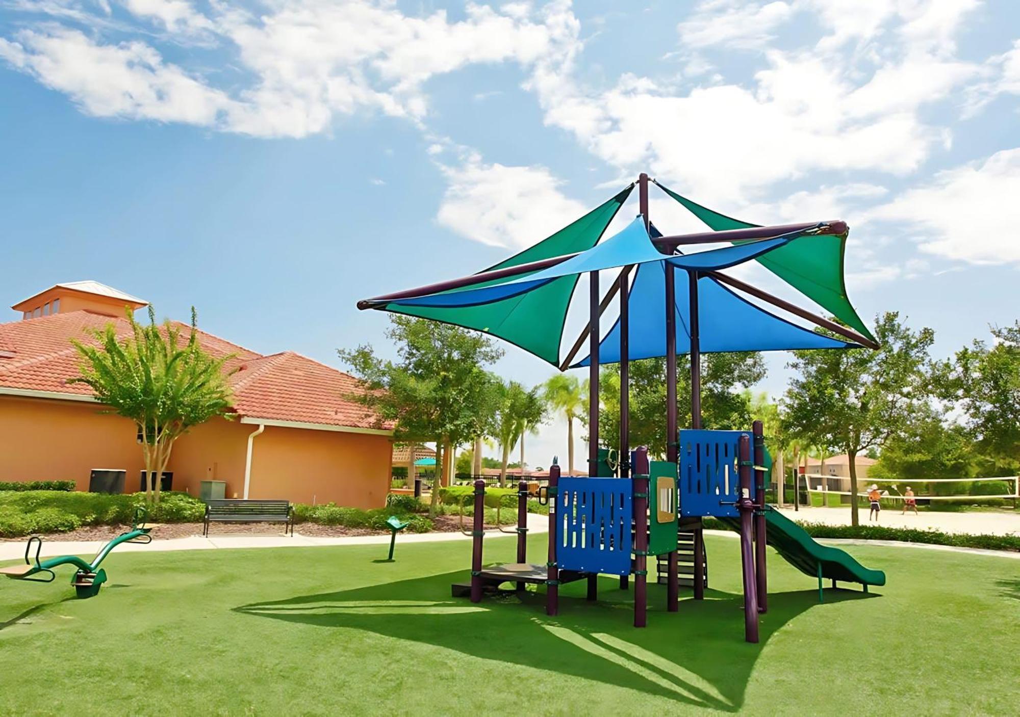 Supreme Retreat - 10br - Pool, Hot Tub Holiday home Kissimmee